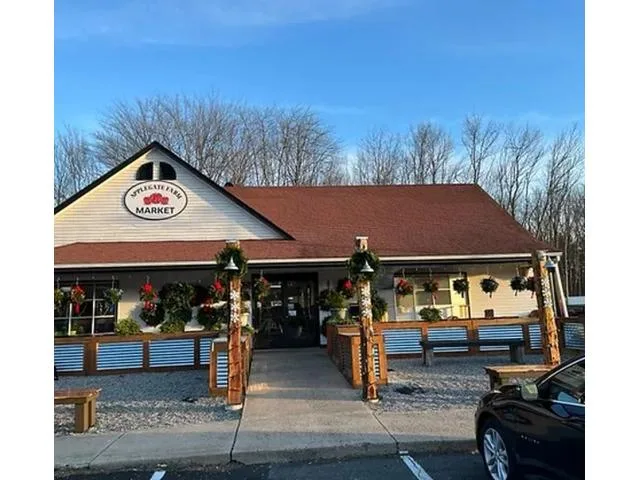 Applegate Farm Market storefront in Canton, Connecticut.