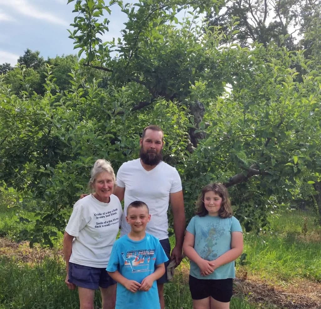 Farm photography at Roundhill Orchards, Southampton, Massachusetts.