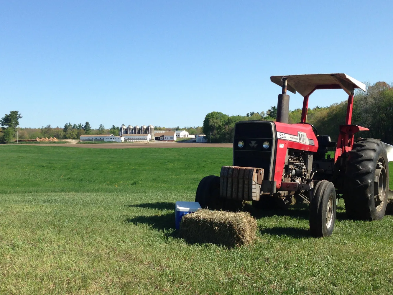 Farm photography at Tully Farms Dairy, Dunstable, Massachusetts.
