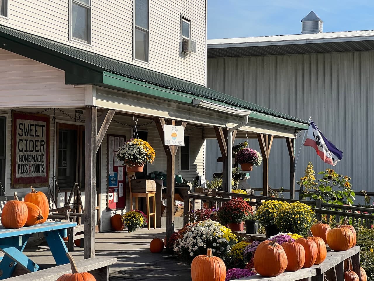 Champlain Orchards / Douglas Orchards: shoreham vt gallery item 3 farm market